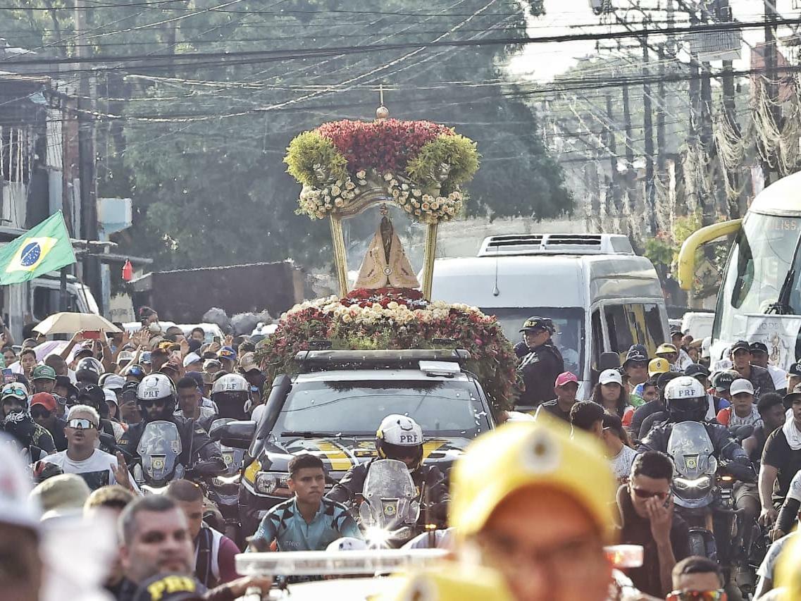 Passagem de Nossa Senhora de Nazaré reúne gerações de devotos no Parque Villa Maguary e no bairro do Paar